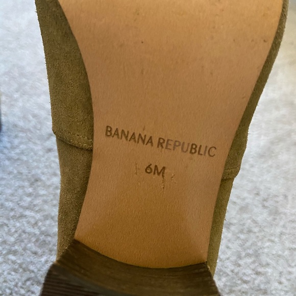 Banana Republic Tan Booties - Picture 1 of 3